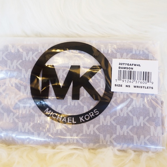 Michael Kors Adele Smart Phone Wristlet-Damson - Picture 5 of 5